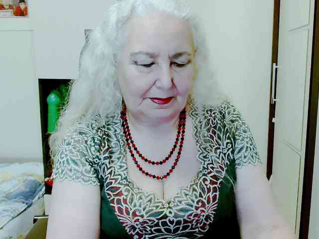 Model: GrannyWants