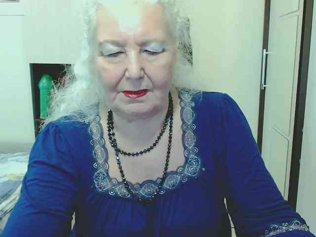 grannywants live female cam on bongacams