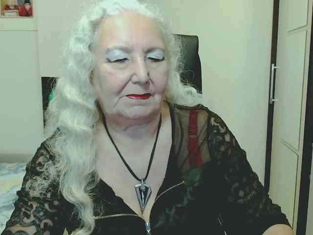 Model: GrannyWants