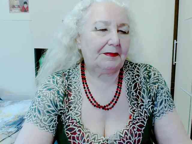 Model: GrannyWants