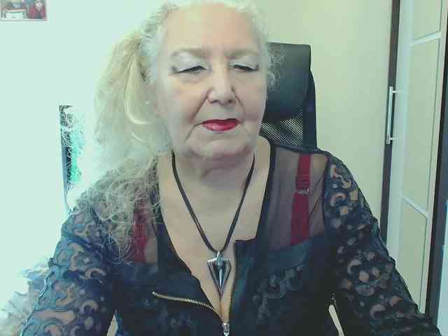 Model: GrannyWants