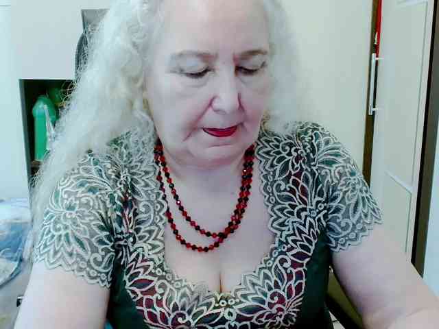 Model: GrannyWants