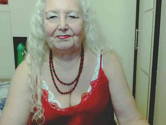 grannywants live female cam on bongacams