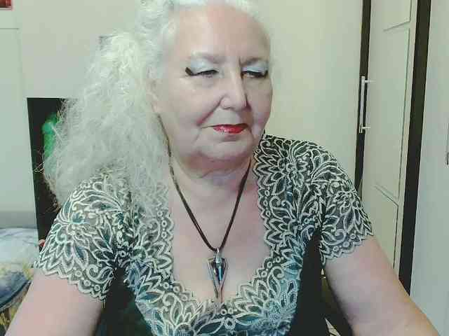 webcam striptease Grannywants
