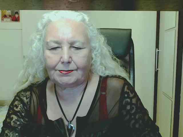 Model: GrannyWants