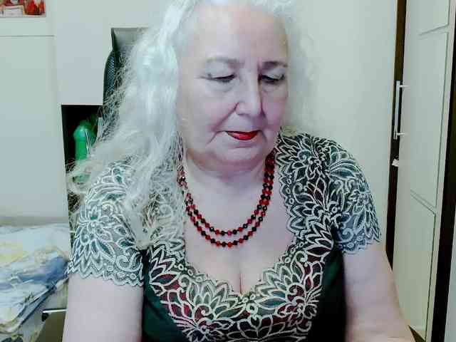 Model: GrannyWants