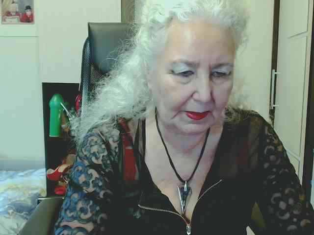 Model: GrannyWants