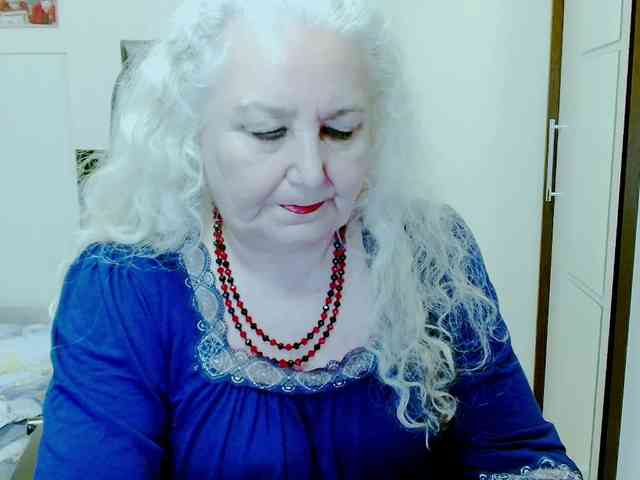 Model: GrannyWants