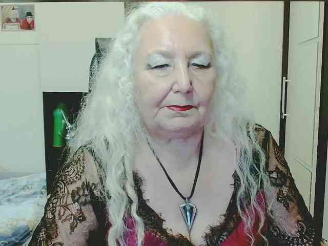 Model: GrannyWants