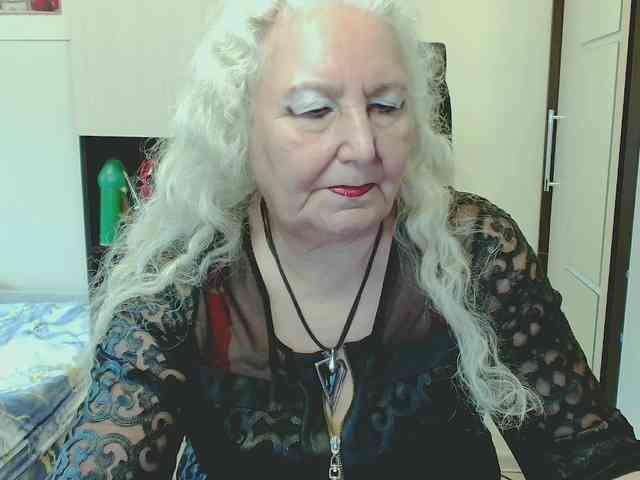 Model: GrannyWants