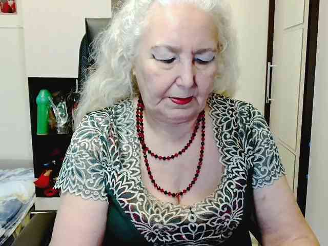 Model: GrannyWants