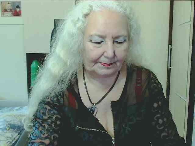 Model: GrannyWants