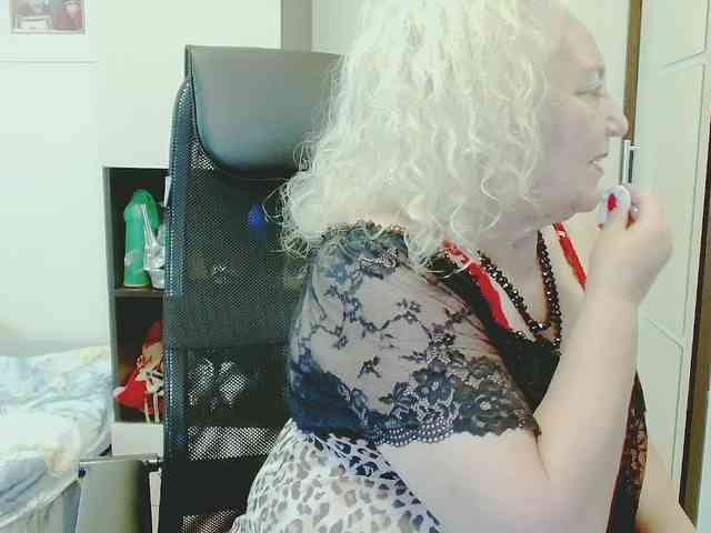 Model: GrannyWants