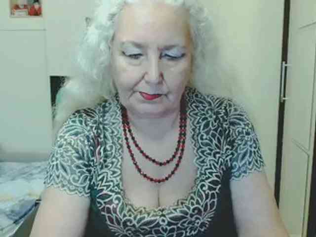 grannywants live female cam on bongacams