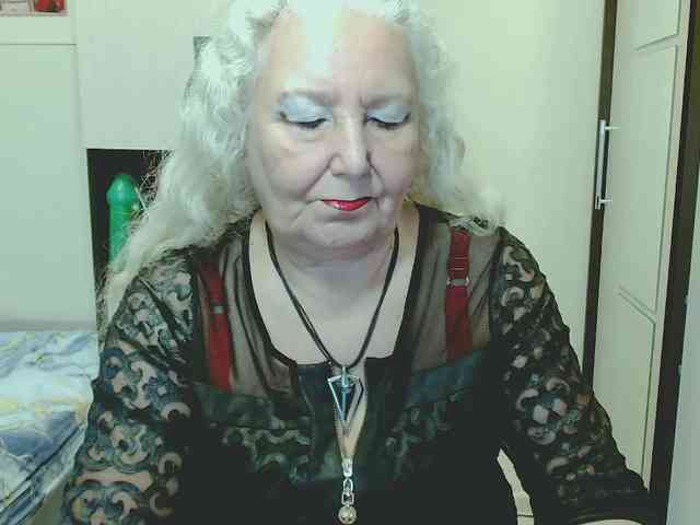 Model: GrannyWants