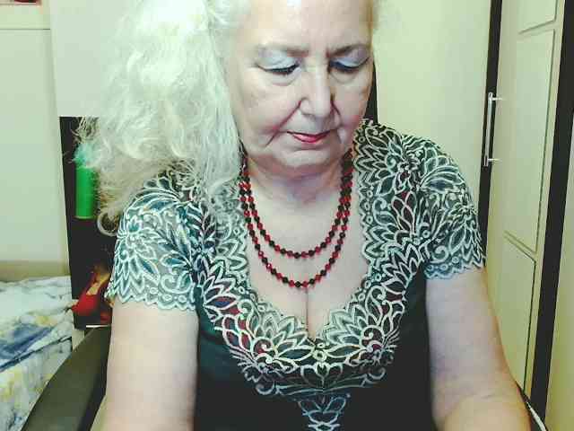 Model: GrannyWants