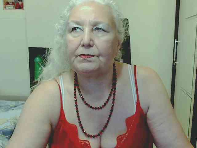 Grannywants's cam show statistics and live stream