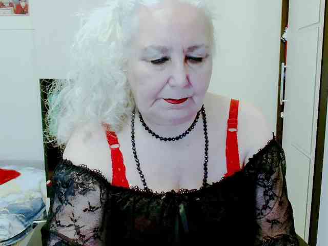 Model: GrannyWants