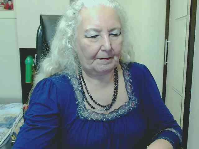 striptease online Grannywants