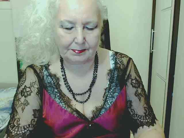 モデル: GrannyWants