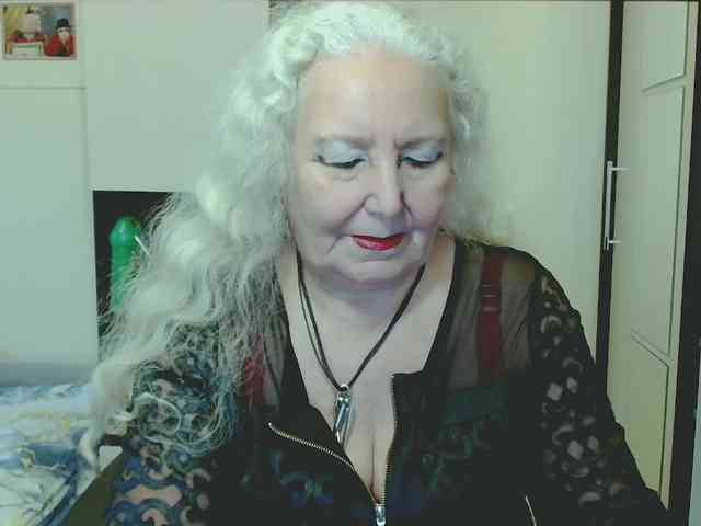 Model: GrannyWants