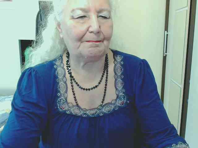 grannywants live female cam on bongacams