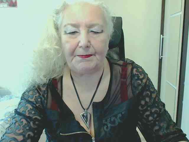 Model: GrannyWants