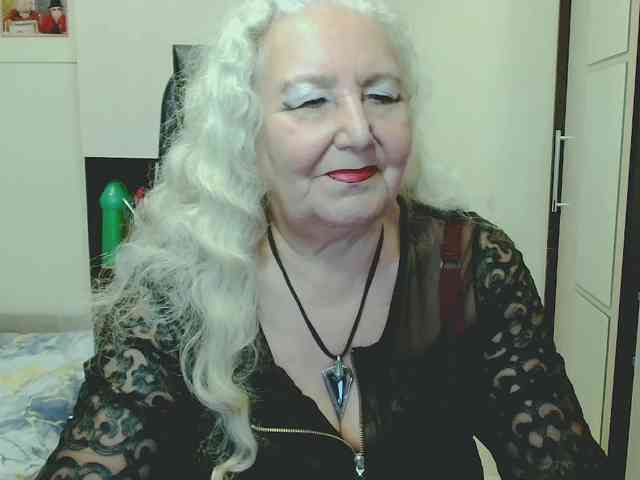 Model: GrannyWants