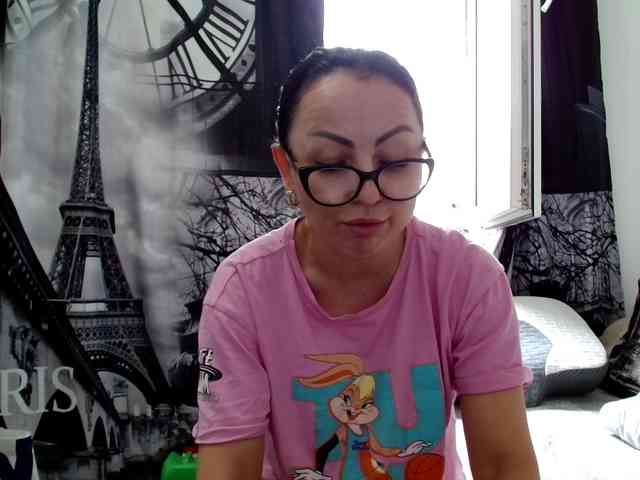 DivineAnne webcam