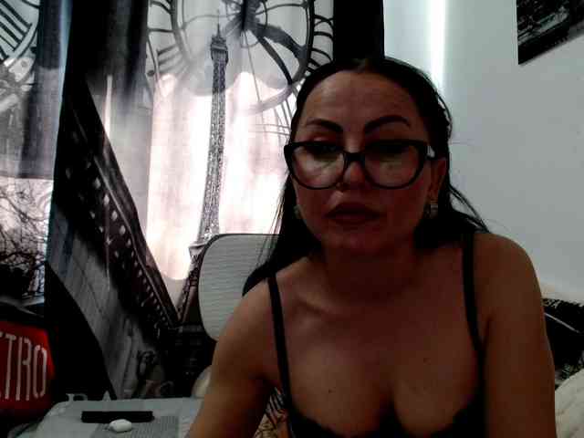 DivineAnne webcam