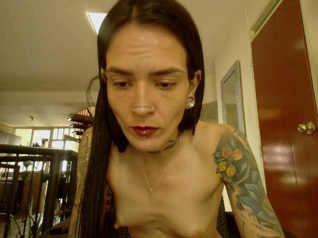 emmaherby1 live cam on BongaCams