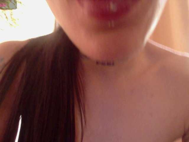 emmaherby1 live cam on BongaCams