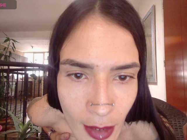 emmaherby1 live cam on BongaCams