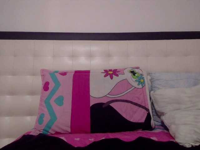 emmaherby1, live now on BongaCams