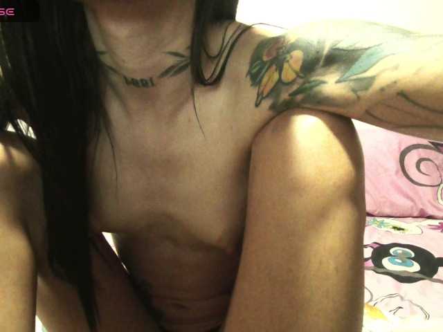 emmaherby1 live cam on BongaCams