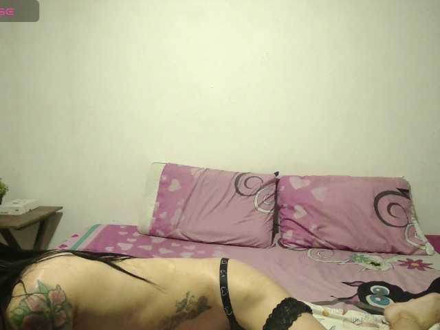 emmaherby1 live cam on BongaCams