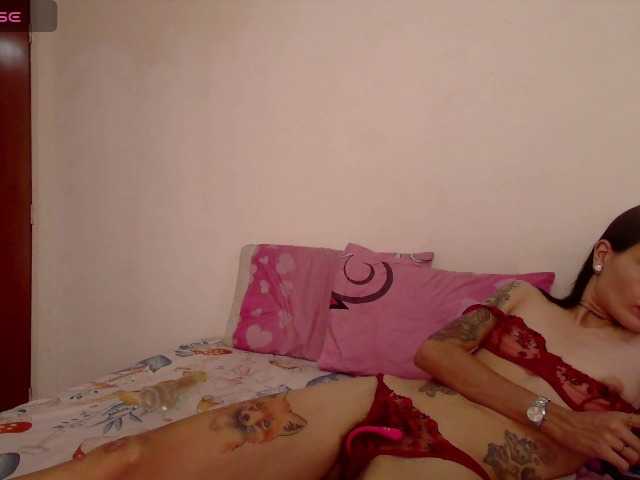 emmaherby1 live cam on BongaCams