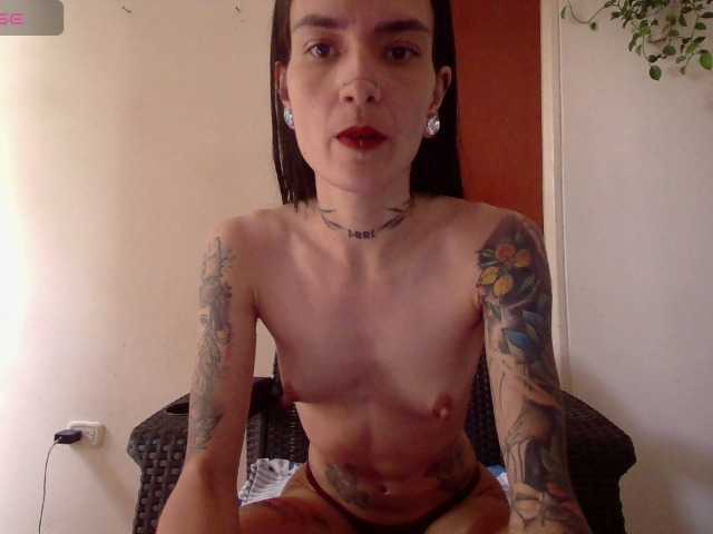 emmaherby1 live webcam show