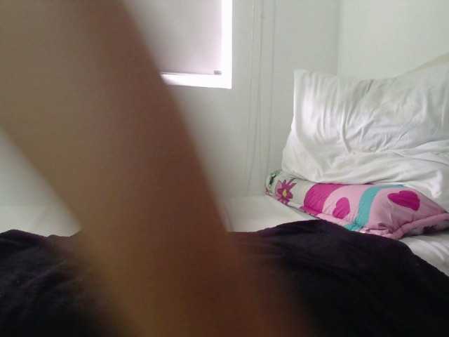 emmaherby1 live cam on BongaCams