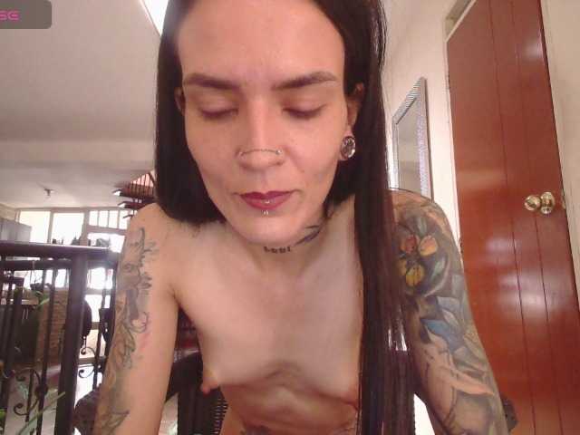 emmaherby1 live cam on BongaCams