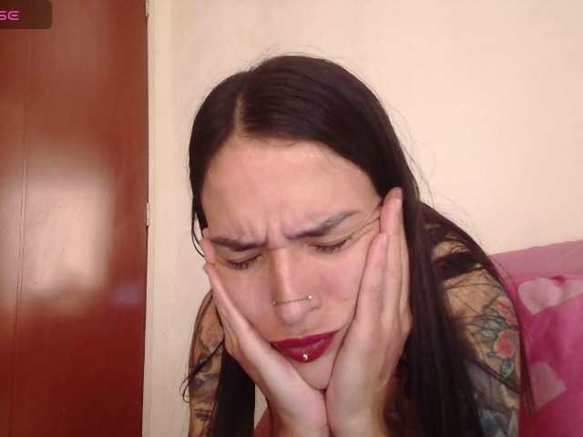 emmaherby1 live webcam show