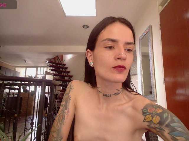 emmaherby1 live webcam show