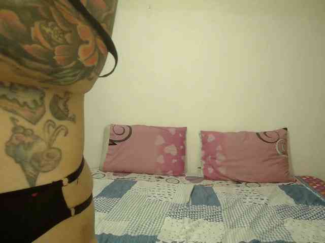 EmmaHerby1 webcam