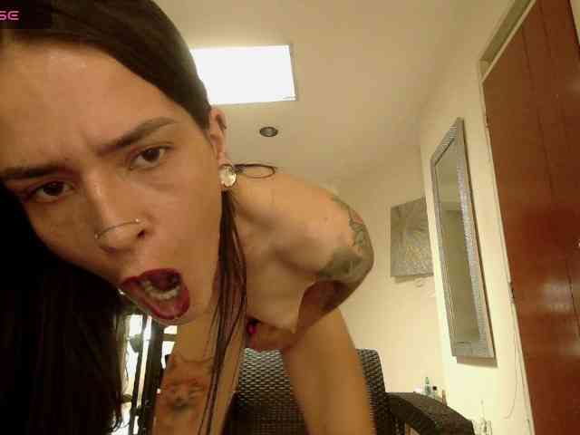 EmmaHerby1 webcam