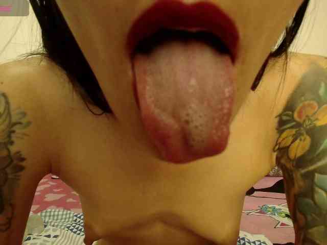 EmmaHerby1 webcam
