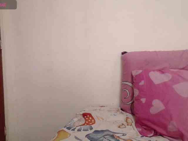 EmmaHerby1 webcam