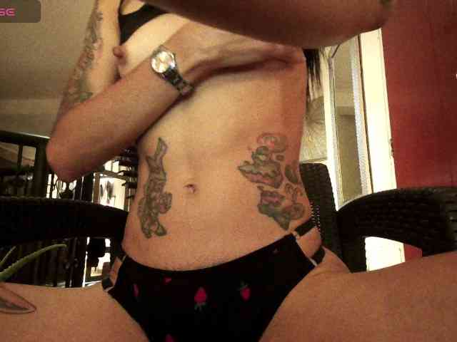 EmmaHerby1 webcam