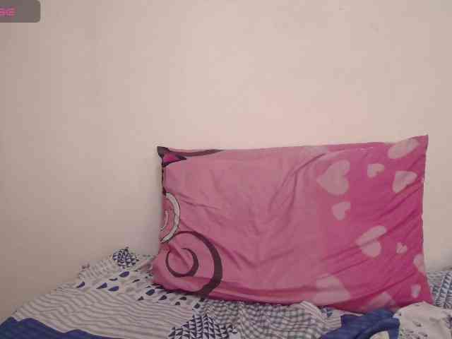 EmmaHerby1 webcam