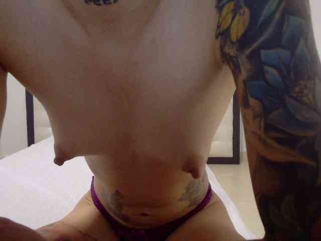 EmmaHerby1 webcam