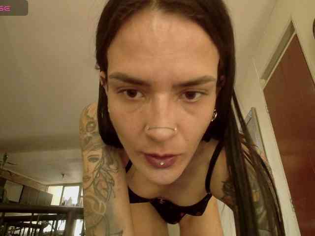 EmmaHerby1 webcam